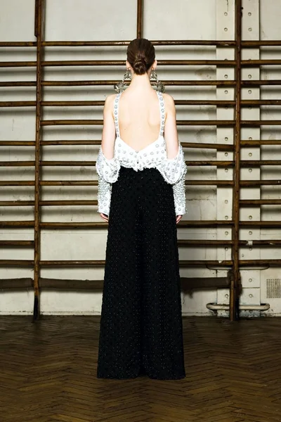 Look 12